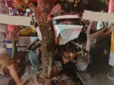 Quatro pessoas ficam feridas após carro bater contra árvore em Guanambi