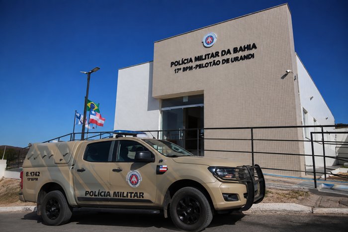 Homem é preso após ameaçar filha e outros familiares com machado na zona rural de Urandi
