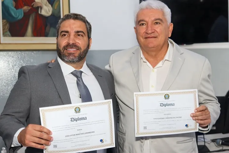 ‘Verdadeira traição’: Prefeito desabafa após vice romper e se aliar à oposição em Riacho de Santana