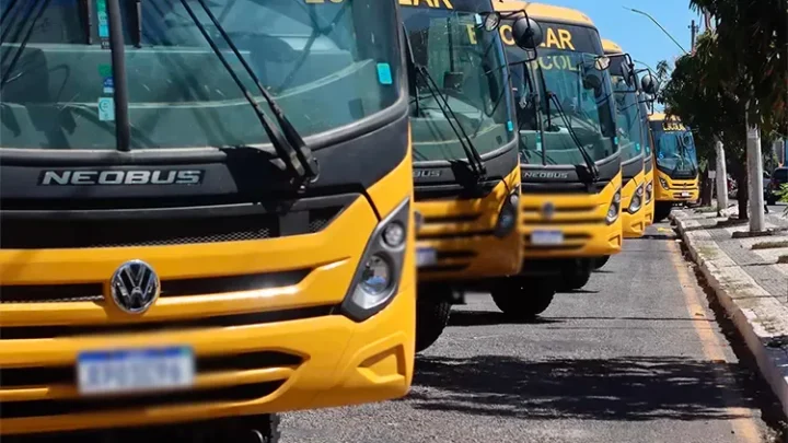 MP recomenda que Urandi proíba transporte de botijões de gás e leite em ônibus escolares