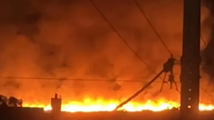 Incêndio de grandes proporções atinge área de vegetação em Caetité