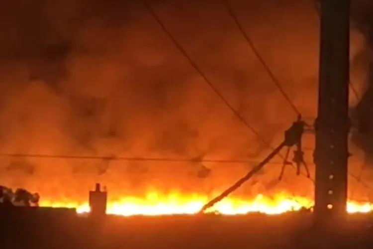 Incêndio de grandes proporções atinge área de vegetação em Caetité