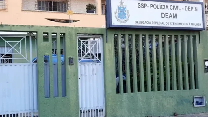 Ilhéus: Professor é denunciado por importunação sexual contra adolescentes em escola