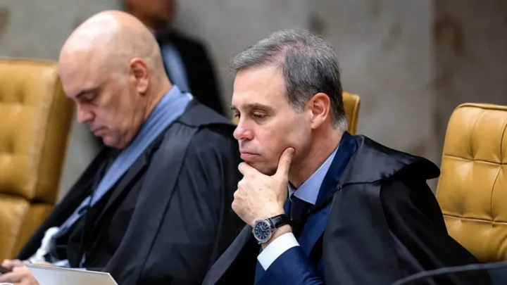 Moraes pede a Fachin investigação contra Mendonça por atuação no caso Master