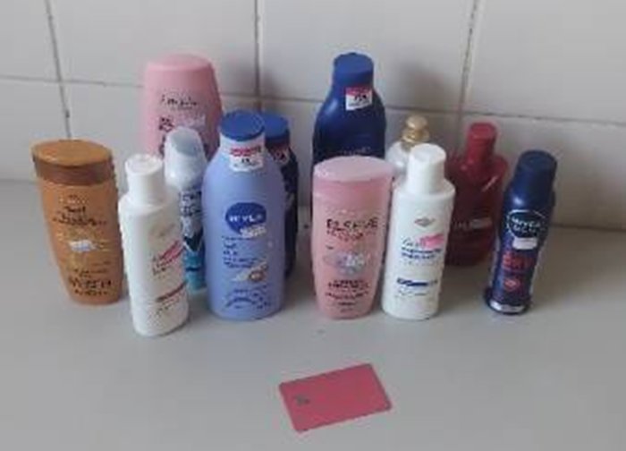 Homem é conduzido à delegacia com sacolas de cosméticos de origem suspeita em Guanambi