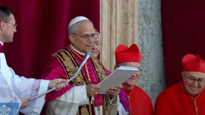 Papa Leão XIV anuncia cirurgia para retirar nódulo no pulmão