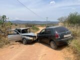 Colisão entre dois carros deixa três pessoas feridas na zona rural de Guanambi