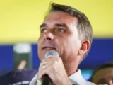 PF intima Flávio a entregar passaporte; senador diz que vai pedir cassação de chapa do PT PF intima Flávio a entregar passaporte; senador diz que vai pedir cassação de chapa do PT