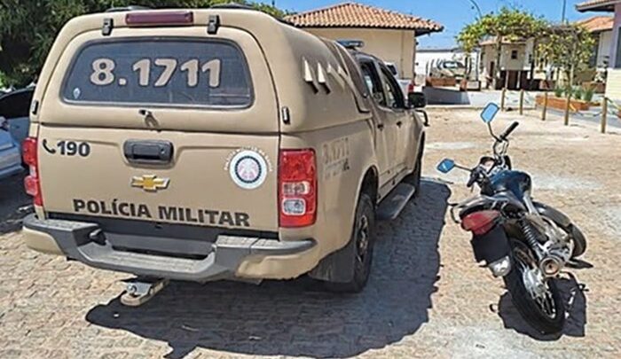 Motocicleta furtada em Caculé é recuperada pela PM em Guanambi