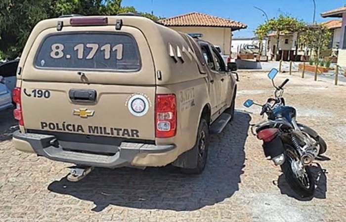 Motocicleta furtada em Caculé é recuperada pela PM em Guanambi