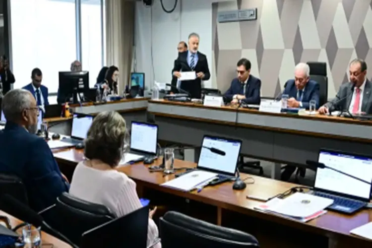 Com 28 senadores, PL terá maior bancada do Senado em 2027